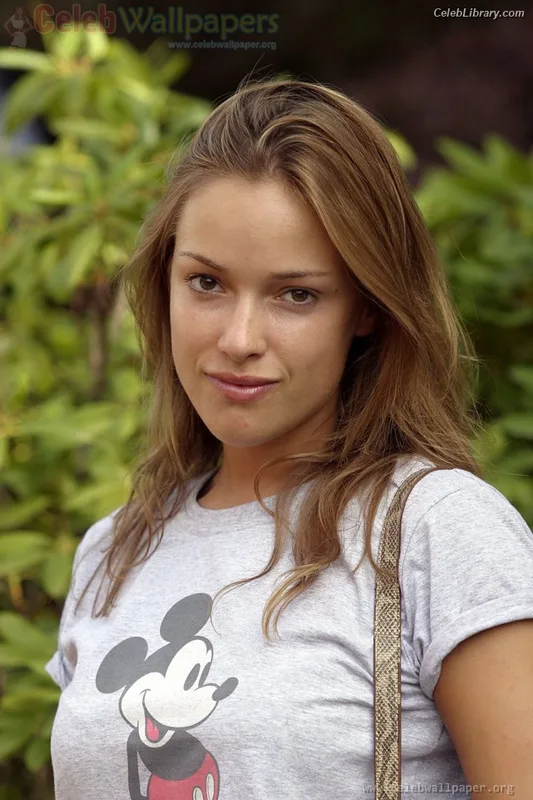 Alicja Bachleda-Curuś photo 3 of 27