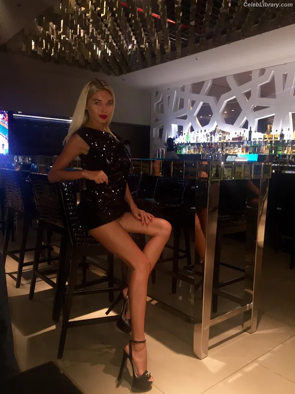 Alina Buryachenko photo 3 of 11