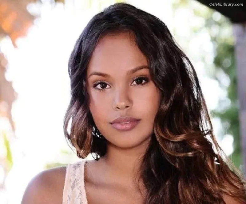 Alisha Boe photo 11 of 49