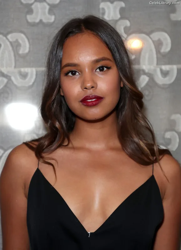 Alisha Boe photo 14 of 49
