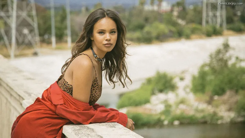 Alisha Boe photo 17 of 49