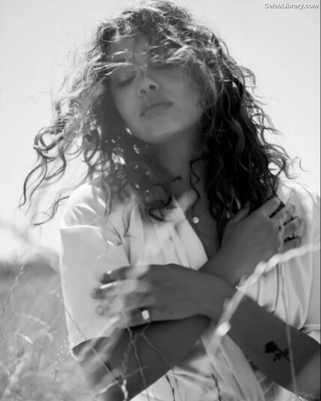 Alisha Boe photo 3 of 49
