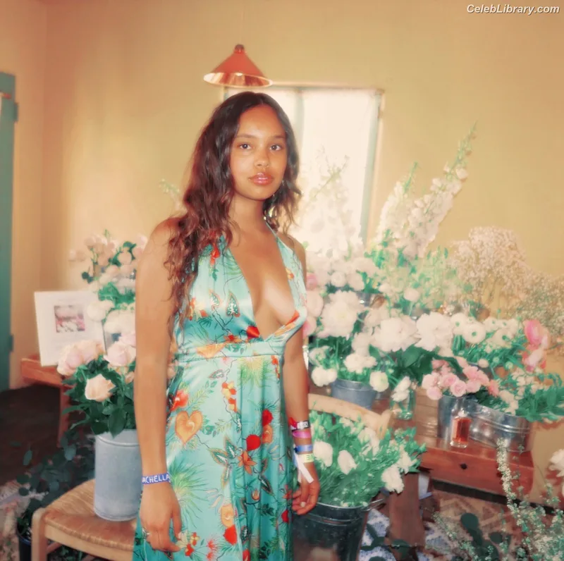 Alisha Boe photo 17 of 49