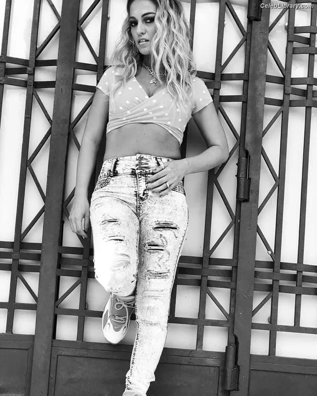 Alisha Edwards photo 7 of 924