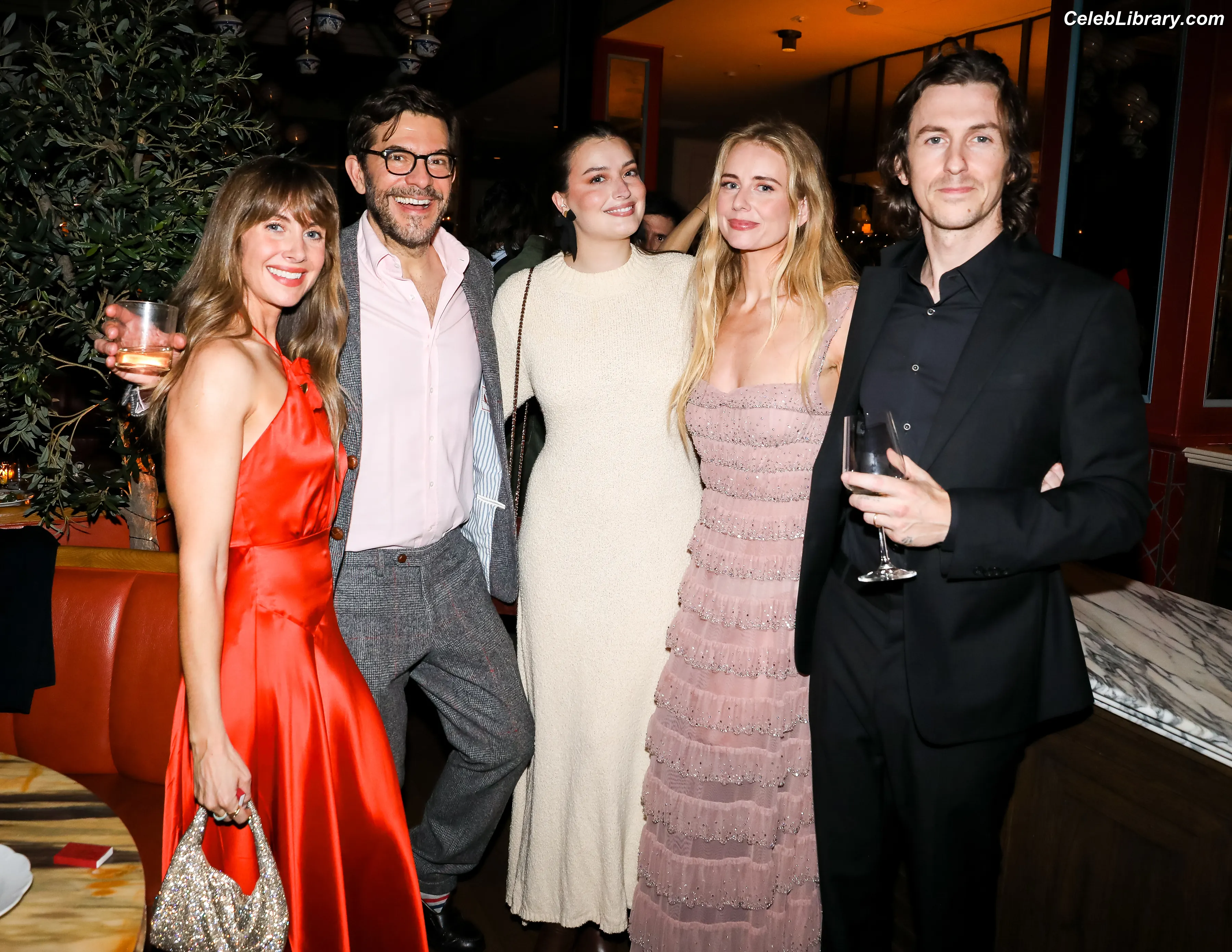 Alison Brie photo 19 of 1528