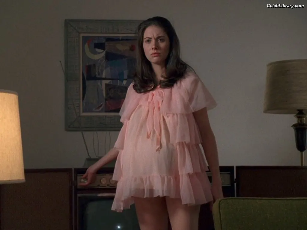 Alison Brie photo 20 of 1528