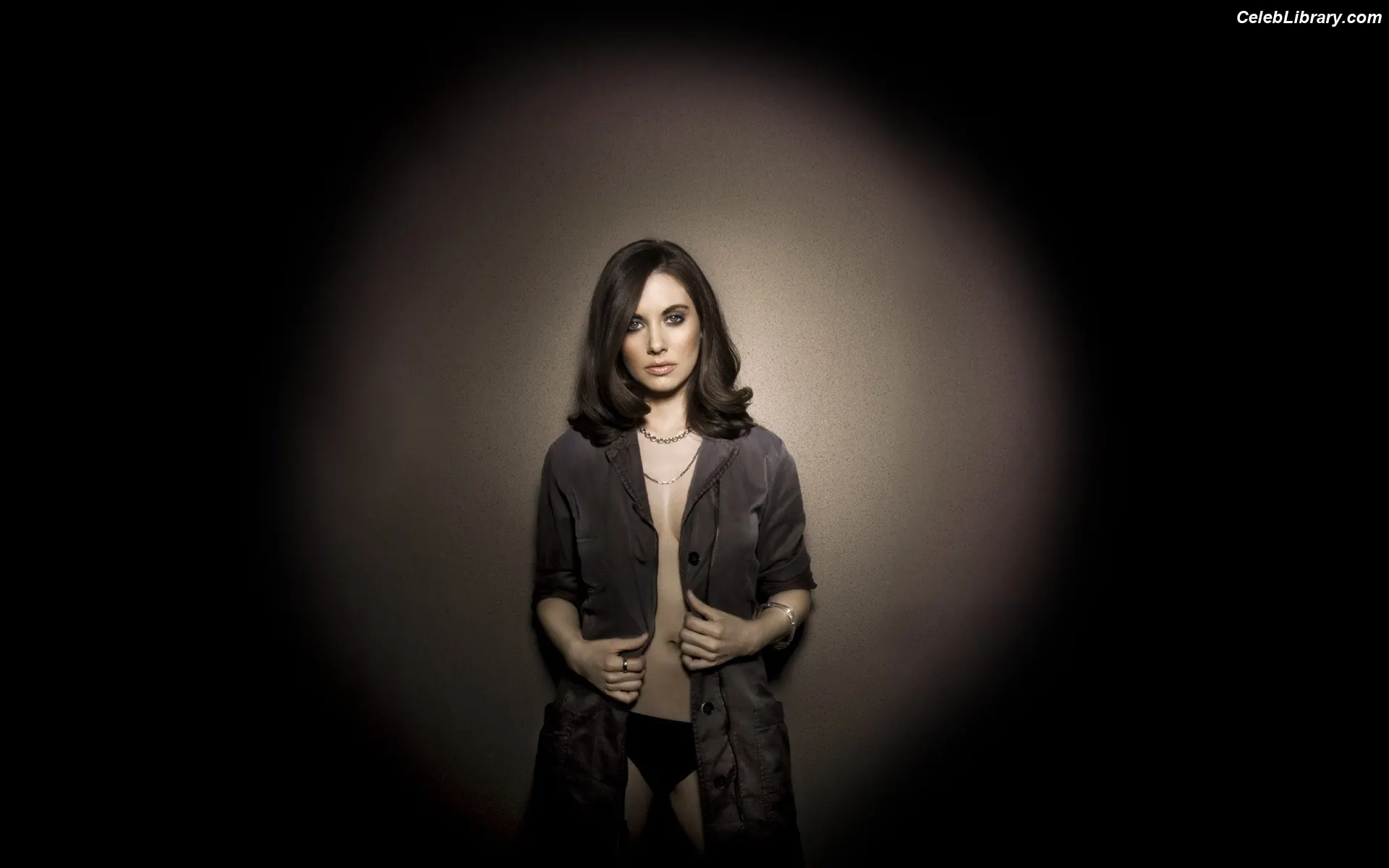 Alison Brie photo 21 of 1528