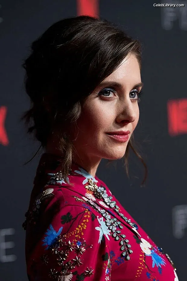 Alison Brie photo 19 of 1528