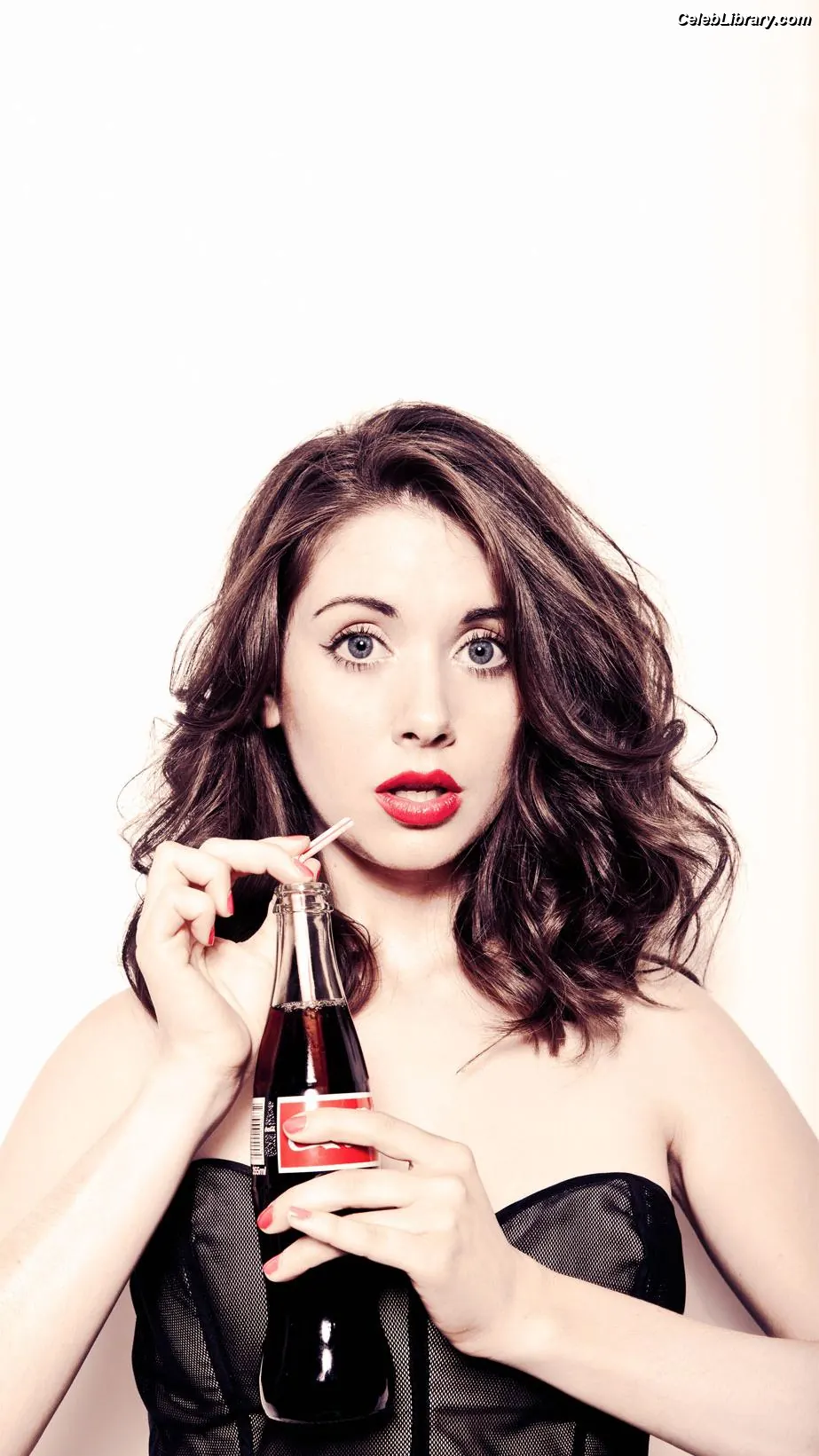 Alison Brie photo 11 of 1528