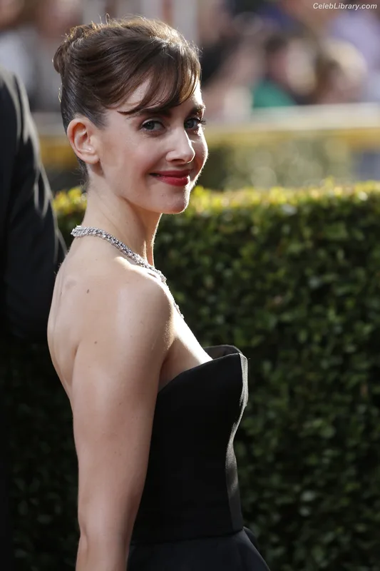 Alison Brie photo 17 of 1528