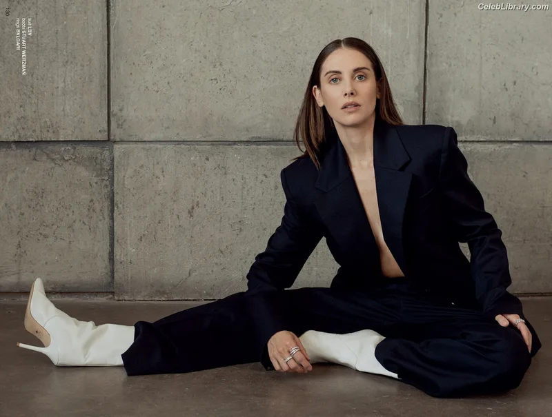 Alison Brie photo 19 of 1528