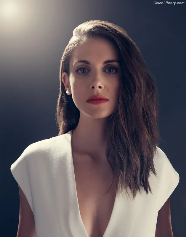 Alison Brie photo 15 of 1528