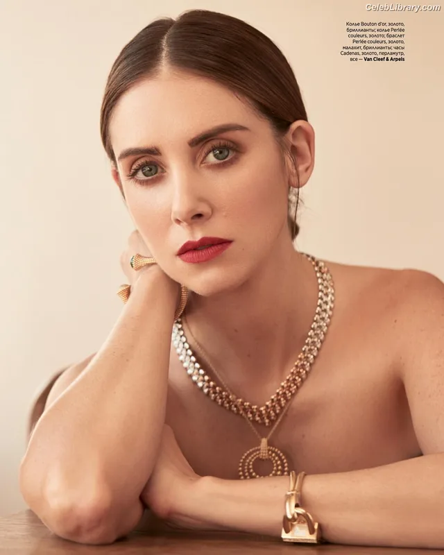 Alison Brie photo 7 of 1528