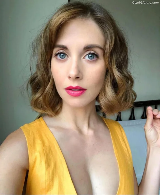 Alison Brie photo 19 of 1528