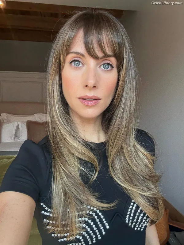 Alison Brie photo 19 of 1528