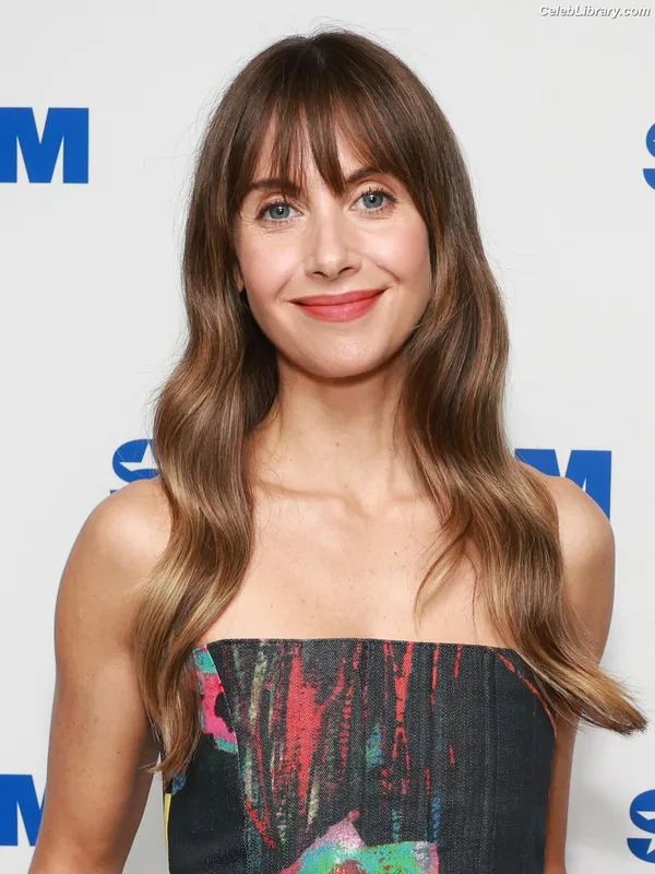 Alison Brie photo 20 of 1528