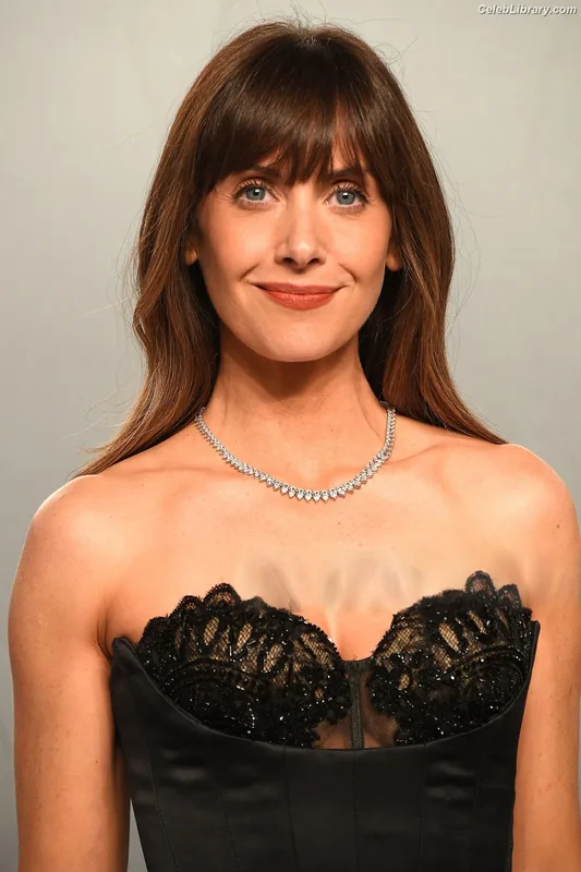 Alison Brie photo 20 of 1528