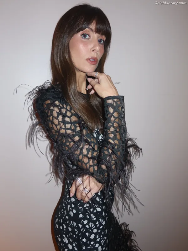Alison Brie photo 9 of 1528