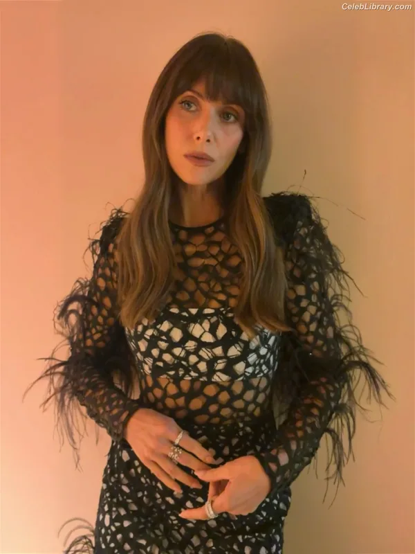 Alison Brie photo 10 of 1528