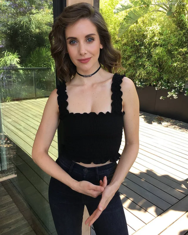 Alison Brie photo 19 of 1528