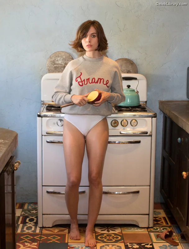 Alison Brie photo 20 of 1528