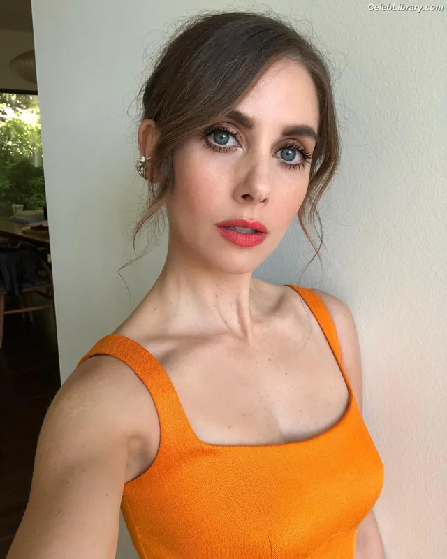Alison Brie photo 6 of 1528