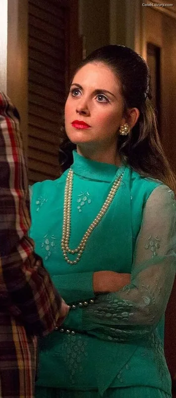 Alison Brie photo 9 of 1528