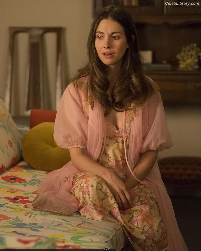 Alison Brie photo 10 of 1528