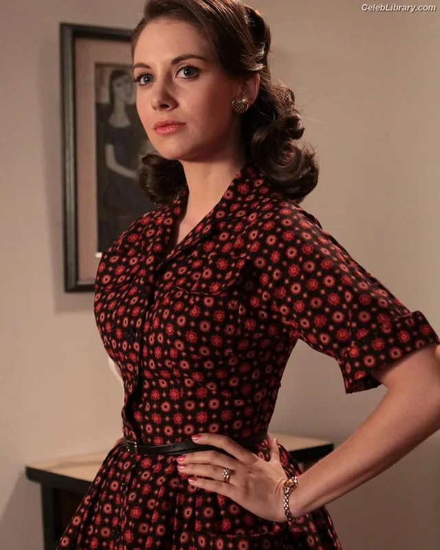 Alison Brie photo 11 of 1528