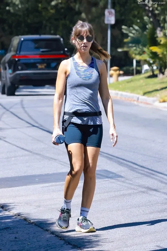 Alison Brie photo 3 of 1528