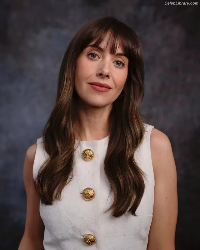 Alison Brie photo 8 of 1528