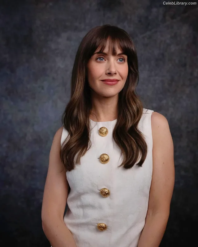 Alison Brie photo 9 of 1528