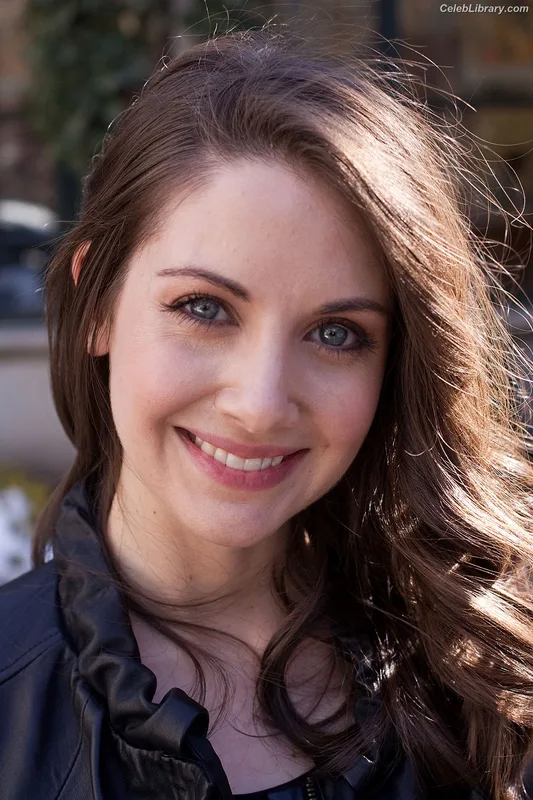 Alison Brie photo 4 of 1528