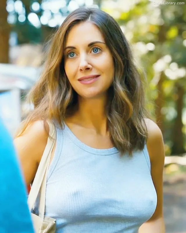 Alison Brie photo 19 of 1528