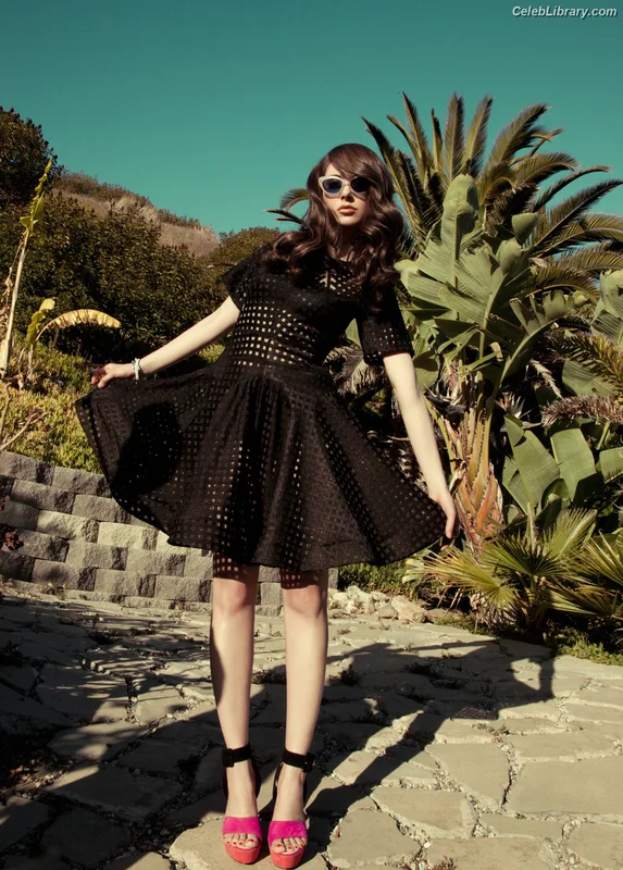 Alison Brie photo 5 of 1528