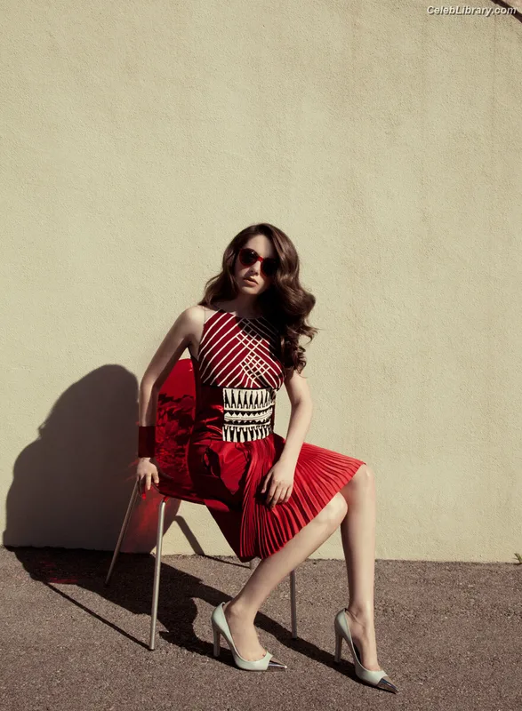 Alison Brie photo 7 of 1528