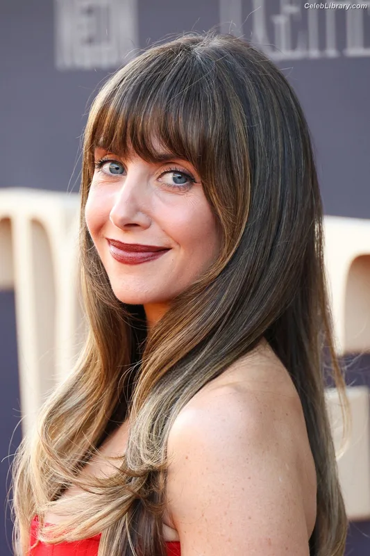 Alison Brie photo 5 of 1528