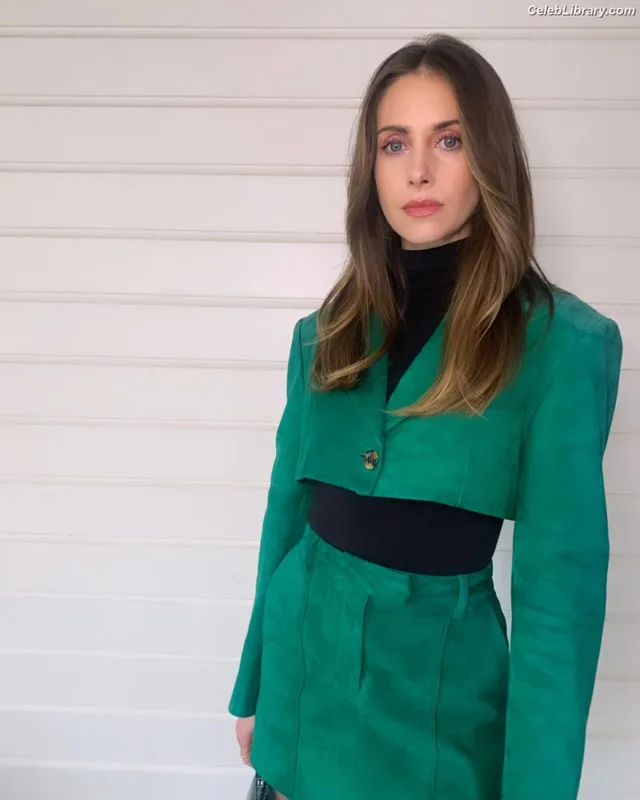 Alison Brie photo 6 of 1528