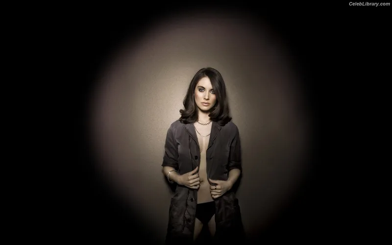 Alison Brie photo 5 of 1528