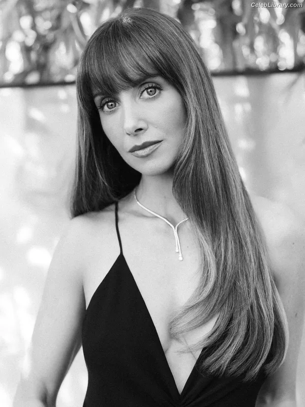 Alison Brie photo 22 of 1528