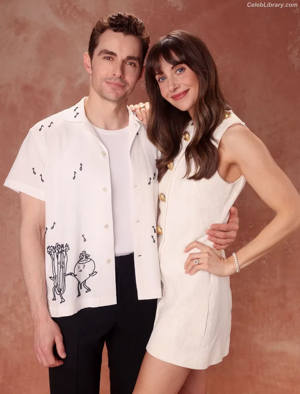 Alison Brie photo 10 of 1528