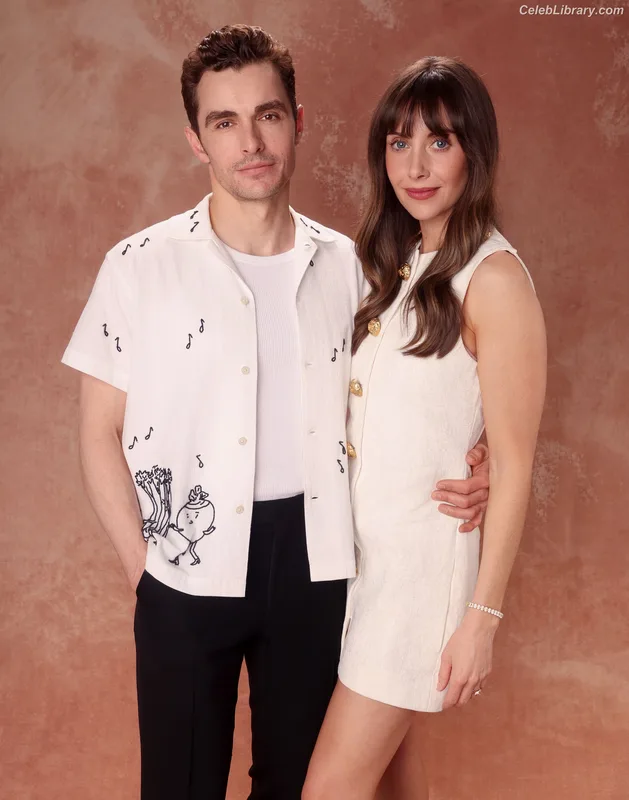 Alison Brie photo 13 of 1528