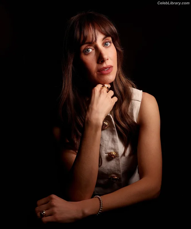 Alison Brie photo 20 of 1528