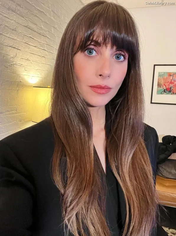 Alison Brie photo 4 of 1528
