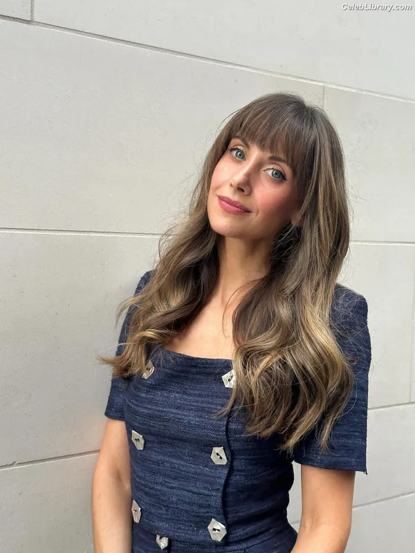 Alison Brie photo 15 of 1528