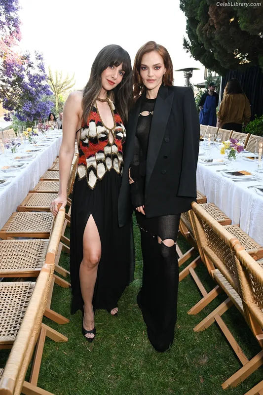Alison Brie photo 3 of 1528