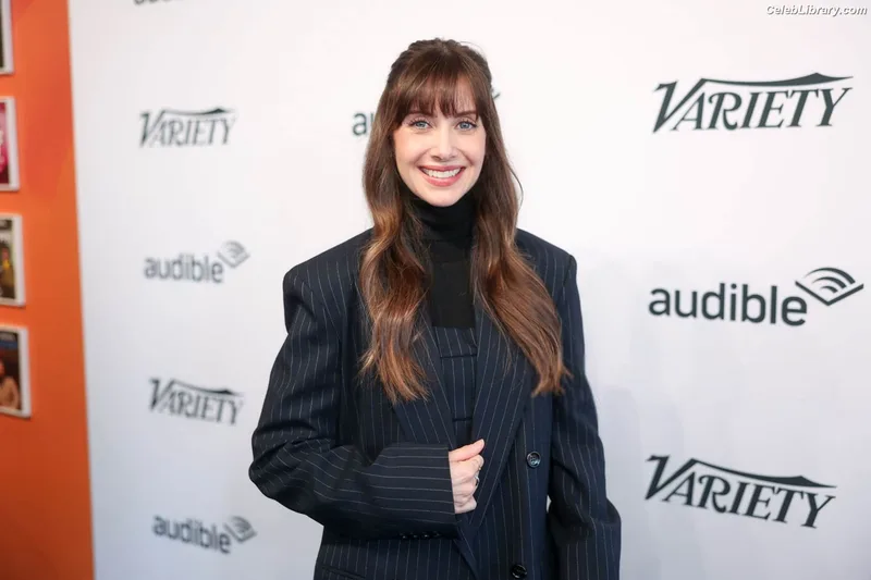 Alison Brie photo 18 of 1528
