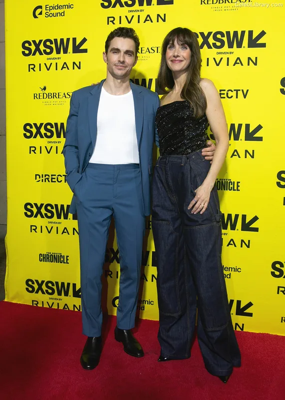 Alison Brie photo 12 of 1528