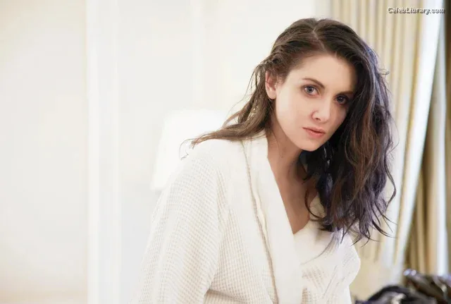 Alison Brie photo 6 of 1528
