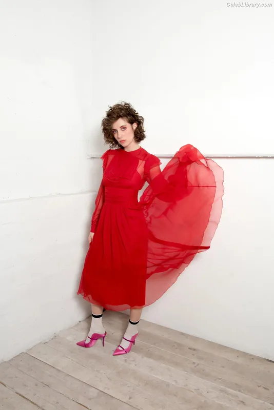 Alison Brie photo 21 of 1528